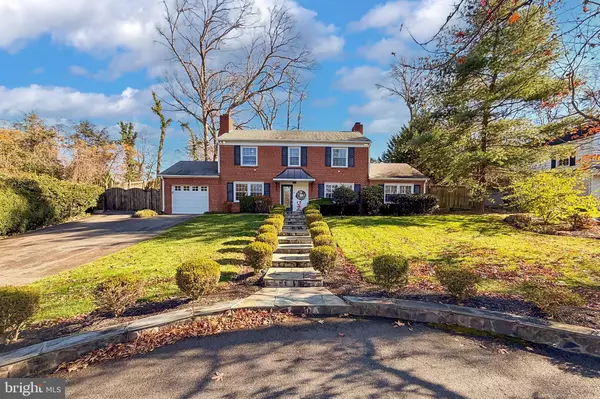 Alexandria, VA 22307,7105 FORT HUNT RD