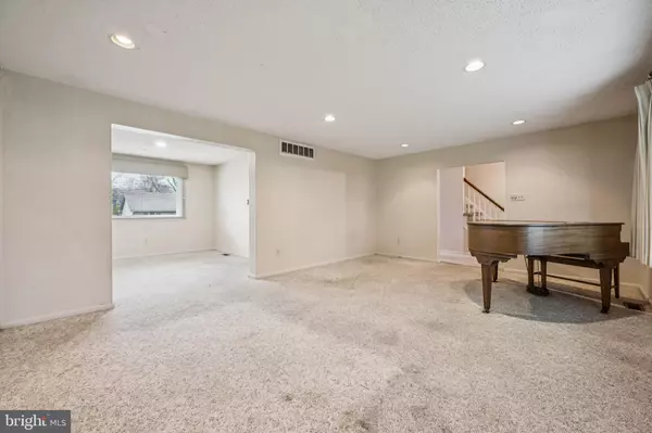 Cherry Hill, NJ 08003,503 BALSAM RD