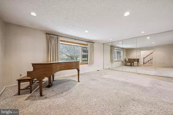 Cherry Hill, NJ 08003,503 BALSAM RD