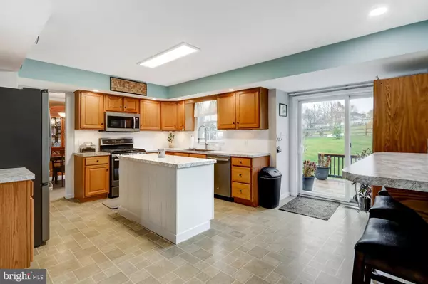 Reading, PA 19608,4 CRESTVIEW DR