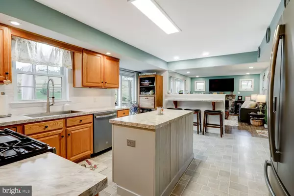 Reading, PA 19608,4 CRESTVIEW DR