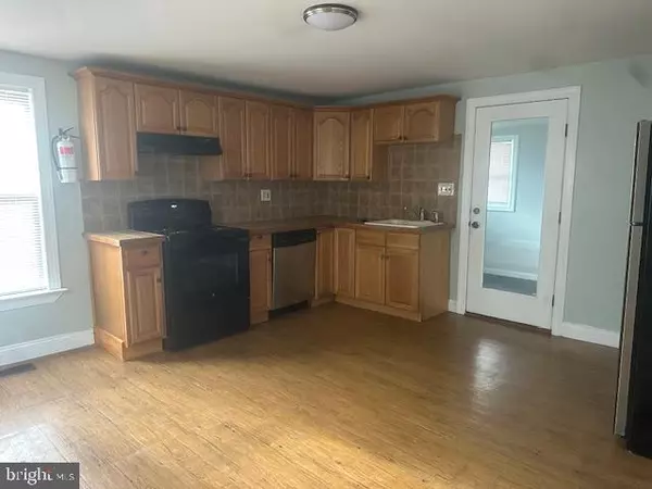 Vineland, NJ 08360,493 W ELMER RD