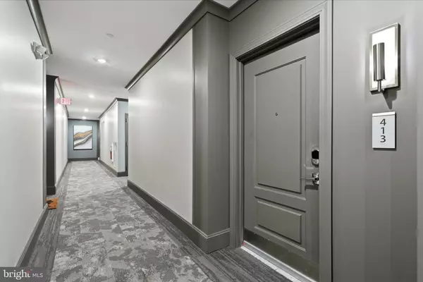 Fairfax, VA 22031,2960 VADEN DR #413