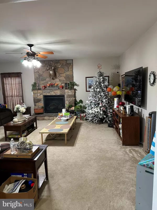 Kearneysville, WV 25430,101 RUSTLING LEAF PL