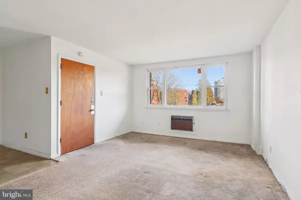 Philadelphia, PA 19131,2572 BALWYNNE PARK RD