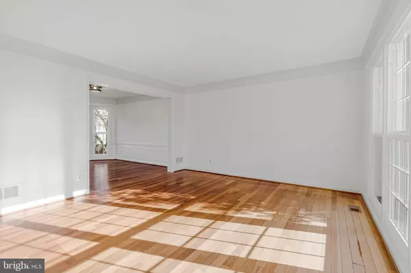 Leesburg, VA 20176,714 CLAIRMONT CT NE