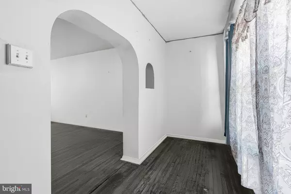 Philadelphia, PA 19142,6502 LINMORE AVE