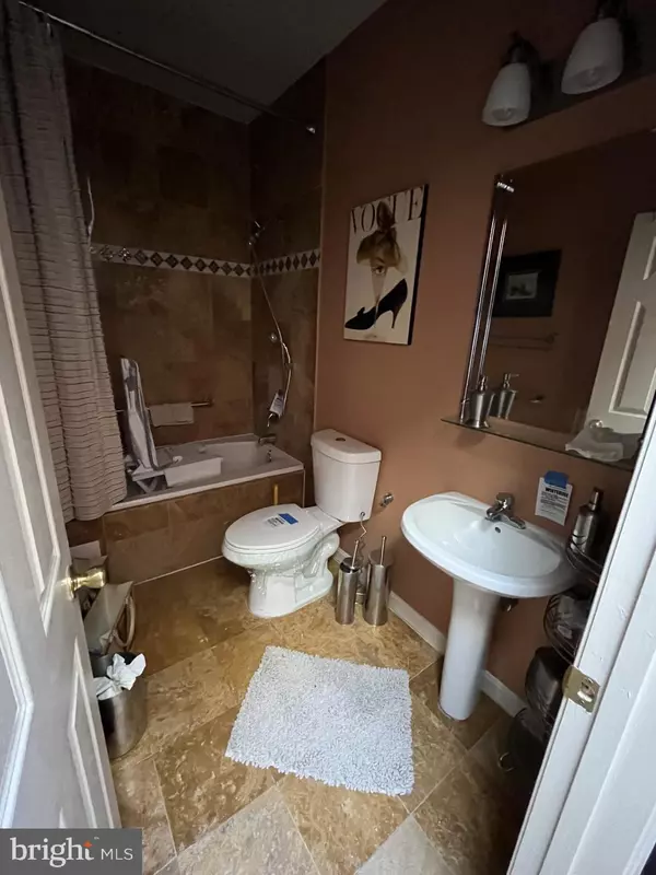 Washington, DC 20002,1109 PENN ST NE #4