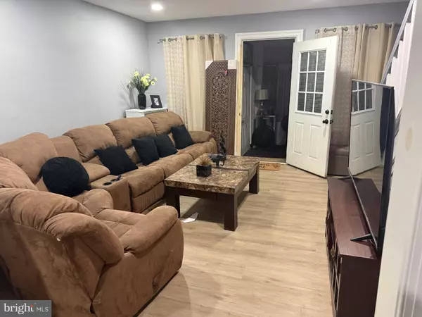 Philadelphia, PA 19120,429 E MENTOR ST