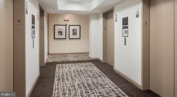 Philadelphia, PA 19106,204 W WASHINGTON SQ #1301