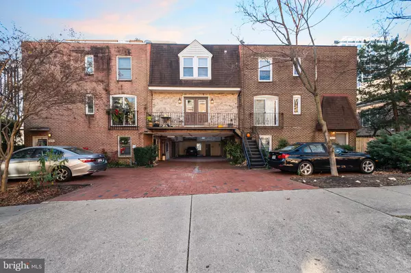 Arlington, VA 22209,1527 N COLONIAL TER #B
