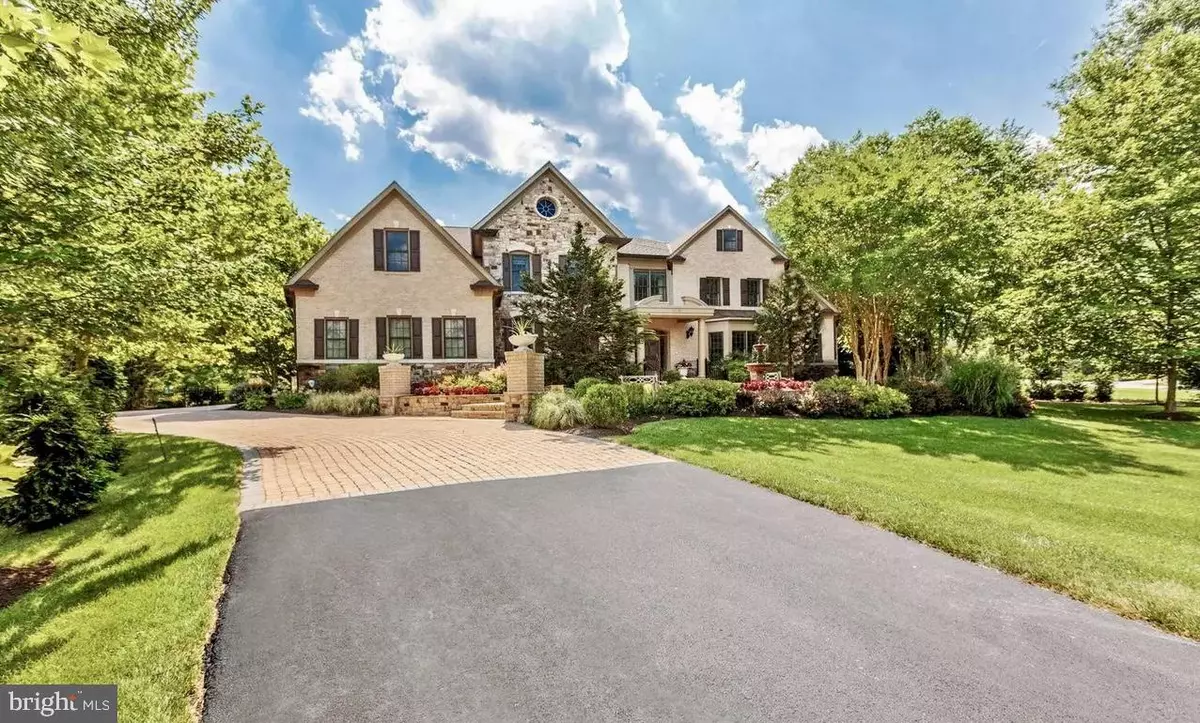 Mclean, VA 22102,8340 SPRINGHAVEN GARDEN LN