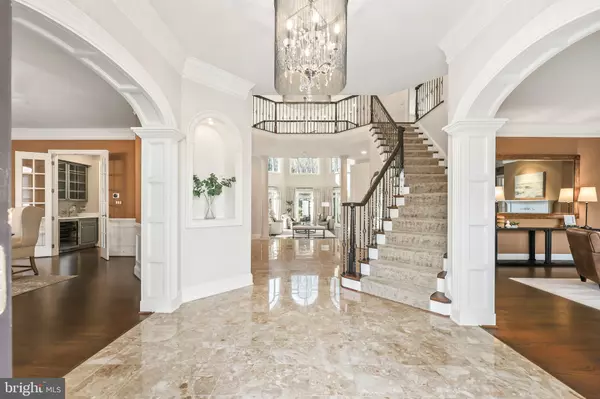 Mclean, VA 22102,8340 SPRINGHAVEN GARDEN LN