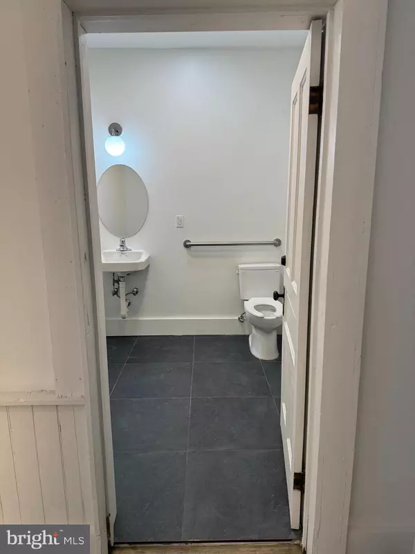 Woodstock, VA 22664,119 N MAIN ST