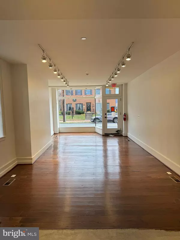 Woodstock, VA 22664,119 N MAIN ST