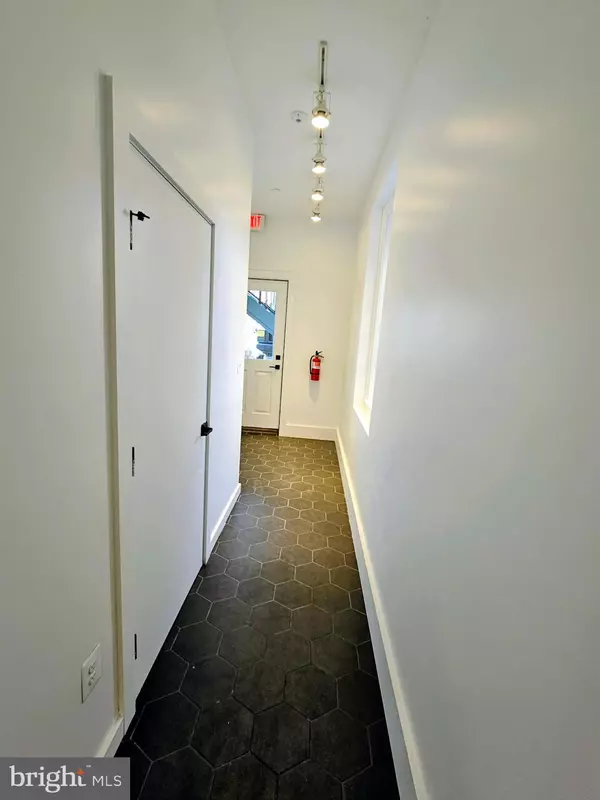 Woodstock, VA 22664,119 N MAIN ST