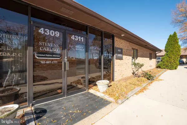 4311 RIDGEWOOD CENTER DR #A, Woodbridge, VA 22192