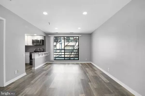 Philadelphia, PA 19106,3 N CHRISTOPHER COLUMBUS BLVD #306