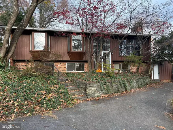 6418 BANNOCKBURN DR, Bethesda, MD 20817