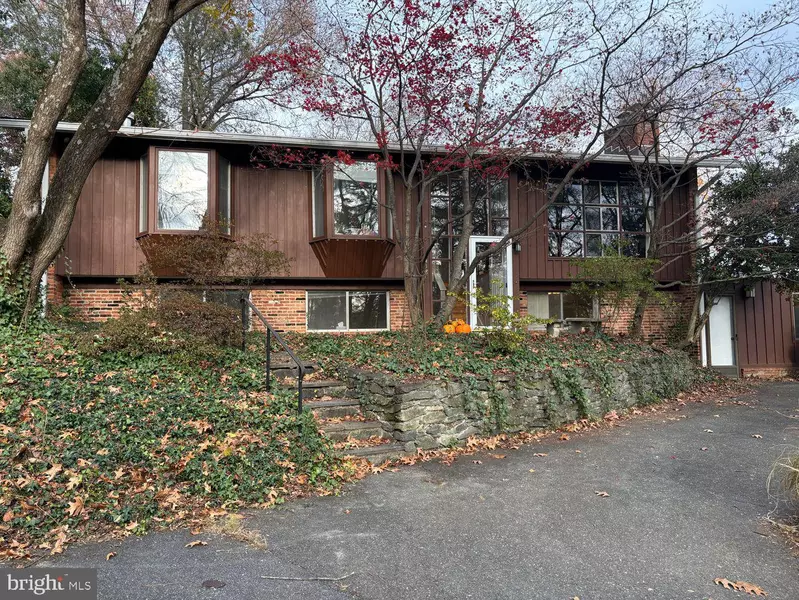 6418 BANNOCKBURN DR, Bethesda, MD 20817