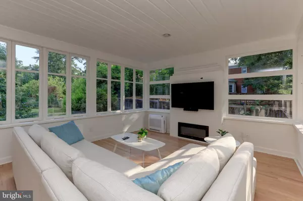 Alexandria, VA 22302,1723 OAKCREST DRIVE