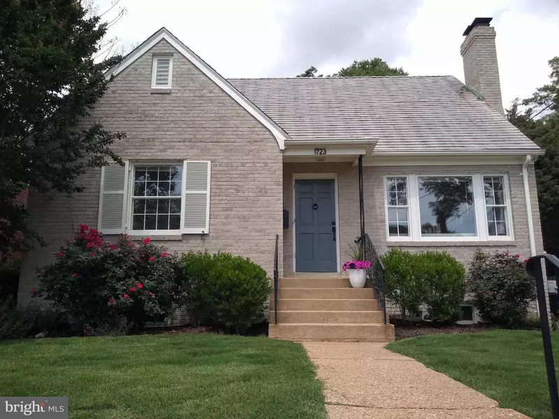 1723 OAKCREST DRIVE, Alexandria, VA 22302