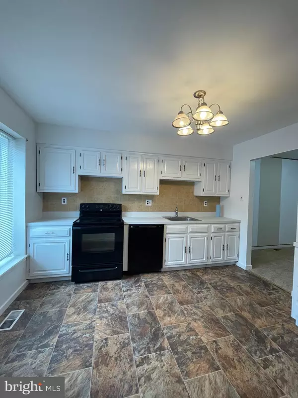 Sicklerville, NJ 08081,218 KEATS CT