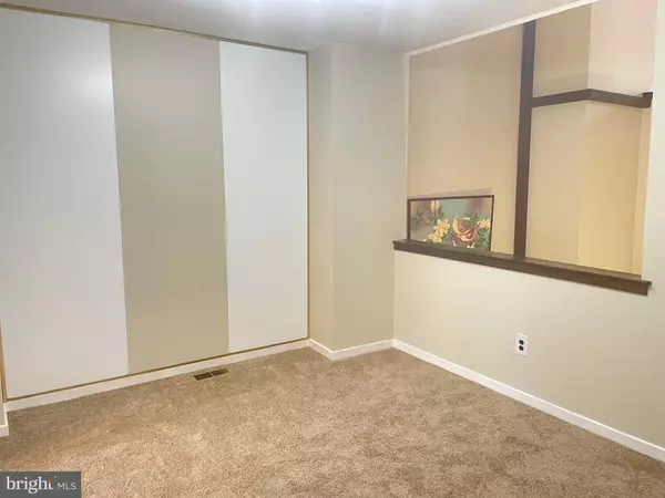 Sicklerville, NJ 08081,218 KEATS CT