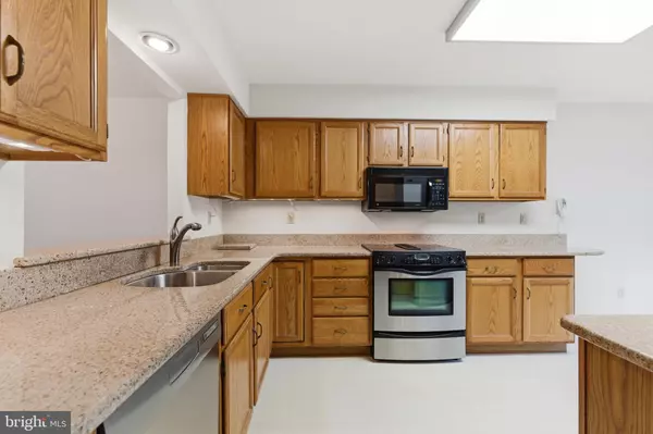 Lambertville, NJ 08530,11 STURBRIDGE CT