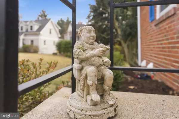 Kensington, MD 20895,10802 STELLA CT