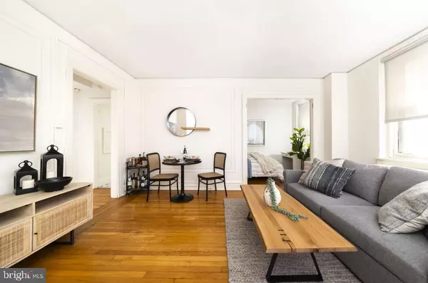 Philadelphia, PA 19103,2100-2 WALNUT ST #8K