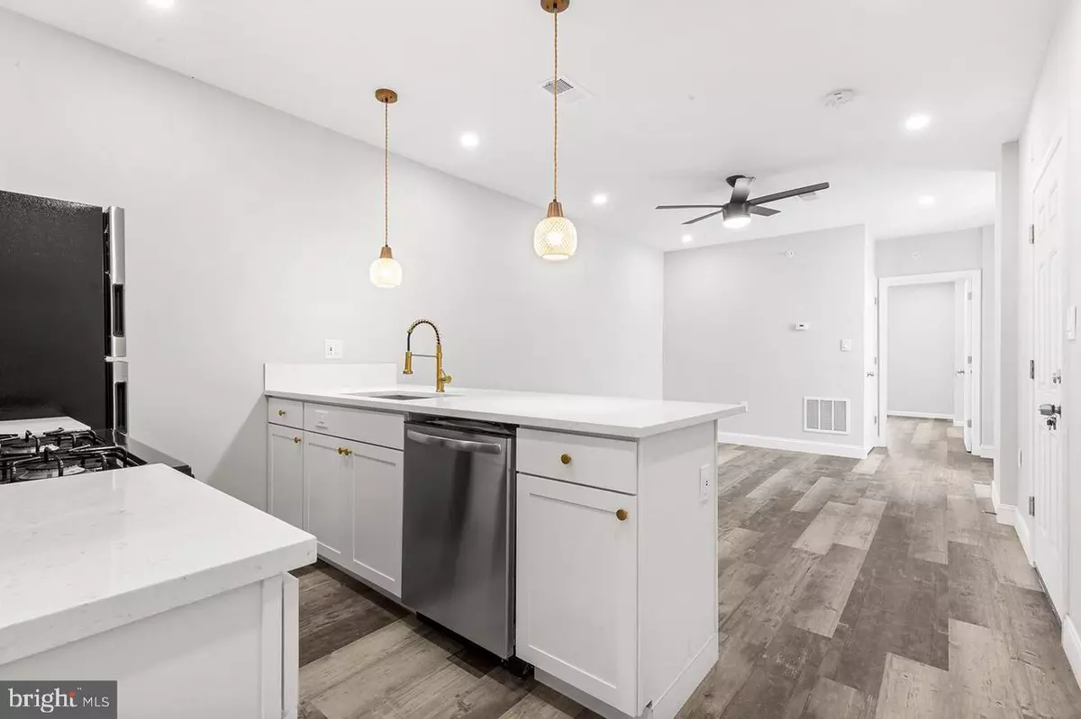 Philadelphia, PA 19139,5706 CHESTNUT ST #2