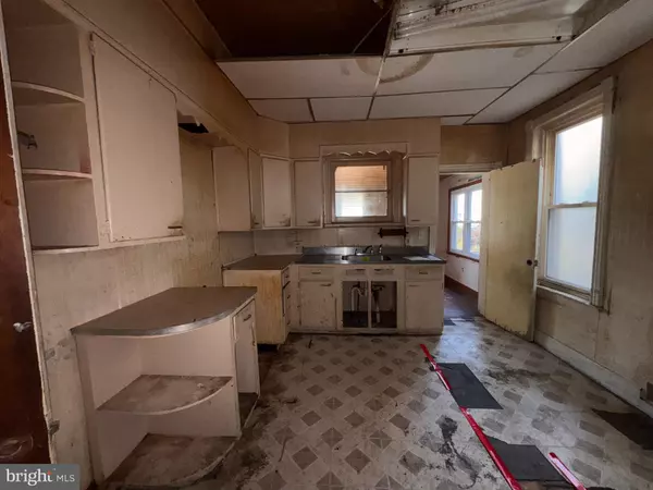 Darby, PA 19023,909 MAPLE TER