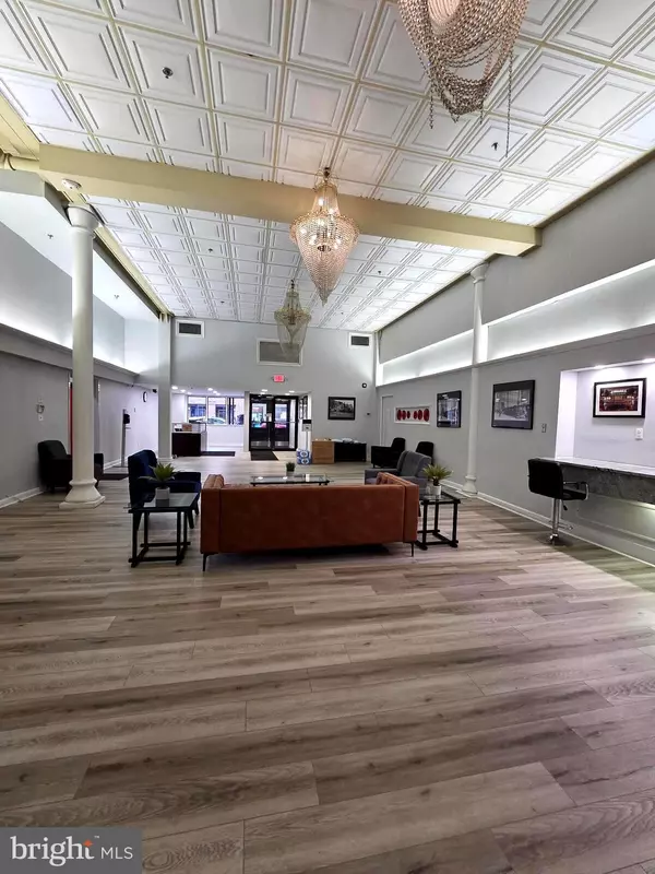 Philadelphia, PA 19107,1010-00 RACE ST #6LM