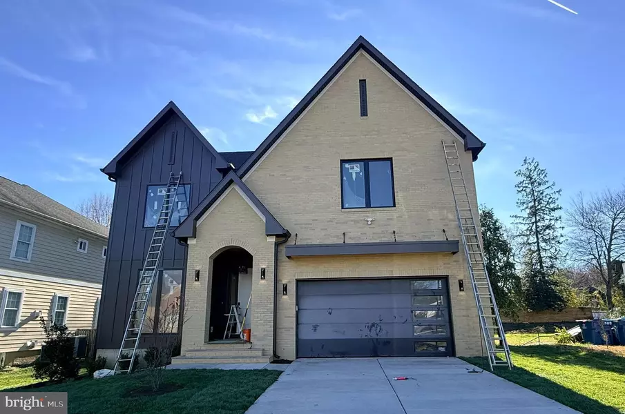 6707 HALLWOOD AVE, Falls Church, VA 22046