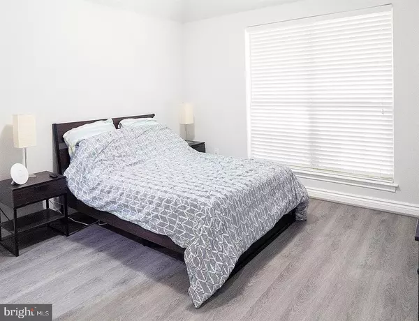 Fairfax, VA 22033,12156 PENDERVIEW TER #1206