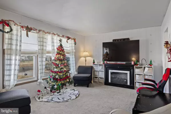 Burlington, NJ 08016,10 LACLEDE DR