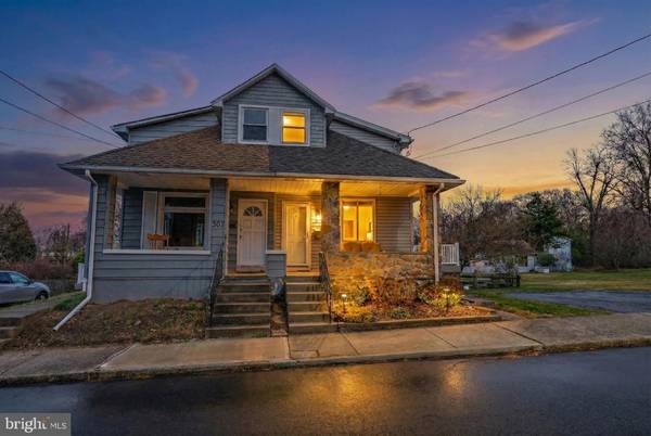 309 DELONG AVE, Emmaus, PA 18049