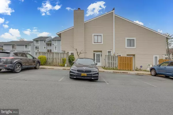 8631 SACRAMENTO DR #MAR-31, Alexandria, VA 22309