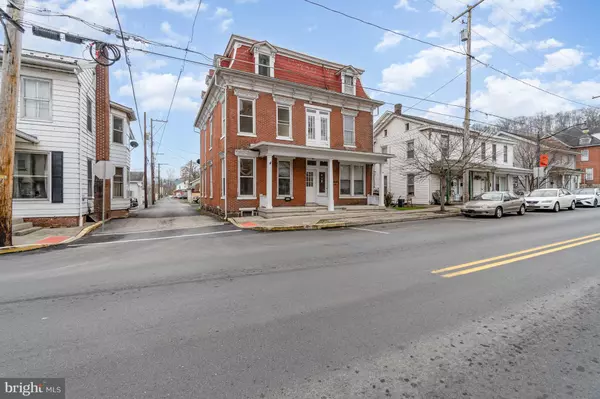 Newport, PA 17074,323 MARKET ST