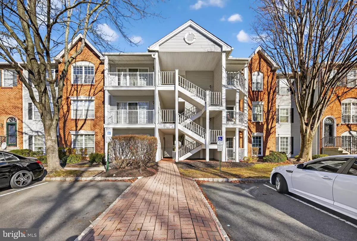 Hamilton, NJ 08619,74 CHAMBORD CT