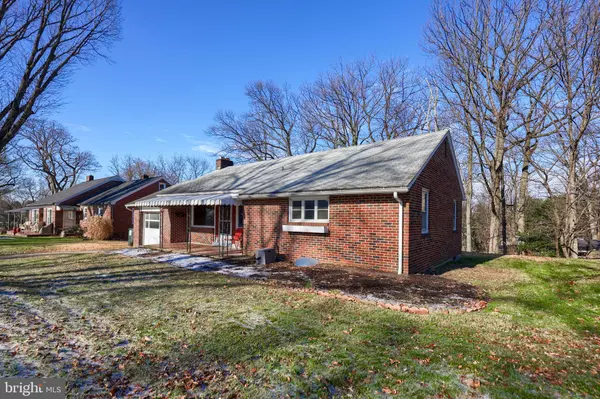 Akron, PA 17501,807 HIGH ST