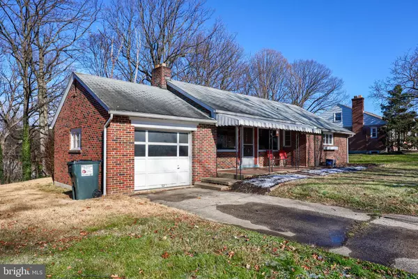 Akron, PA 17501,807 HIGH ST