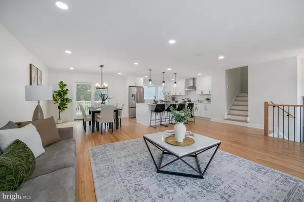 Moorestown, NJ 08057,308 FARMDALE RD