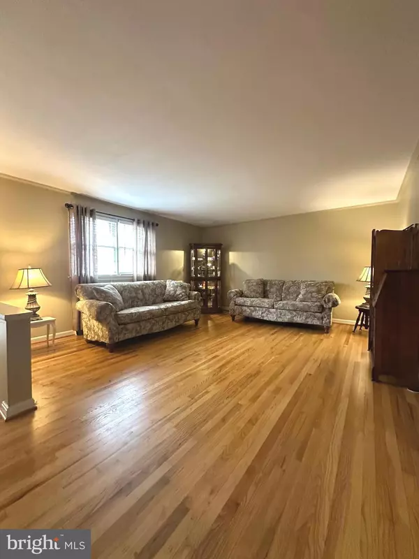 Accokeek, MD 20607,16512 ROLLING TREE RD