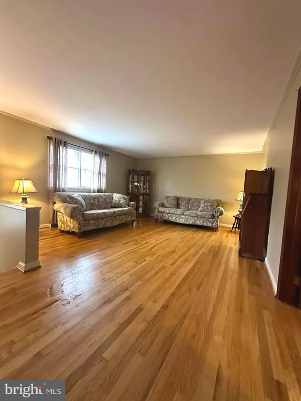 Accokeek, MD 20607,16512 ROLLING TREE RD