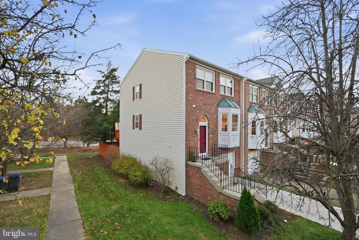 Fairfax, VA 22033,12325 FIELD LARK CT