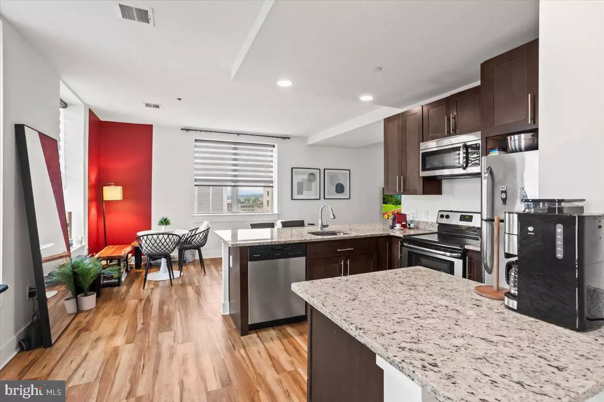 Harrisburg, PA 17101,231 STATE ST #805