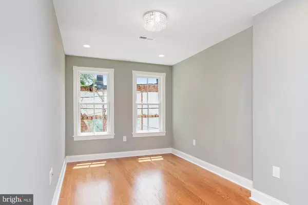 Baltimore, MD 21213,1429 E FEDERAL ST