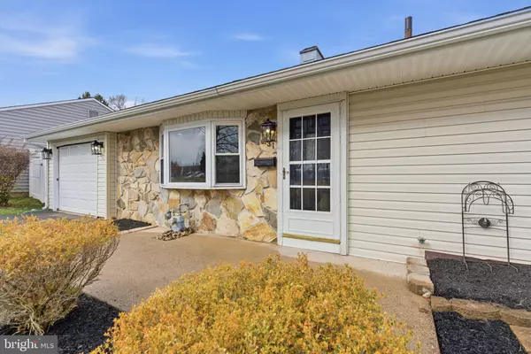 Fairless Hills, PA 19030,831 TRENTON RD